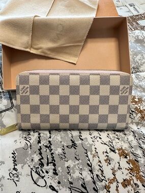 Louis Vuitton Damier Azur Zippy Wallet